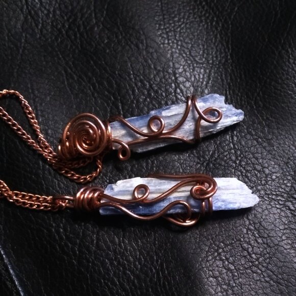 Raw Kyanite Necklace | Copper Wire Wrapped | Reversible + 2-Sided Stone Pendant - Picture 9 of 12